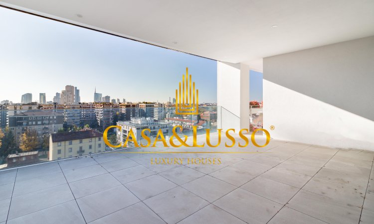 Panoramico appartamento con terrazzo / 140 mq / Euro 3.600,00