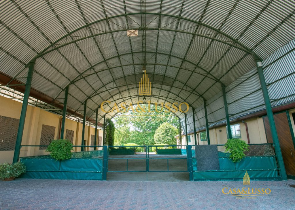 For Sale Villas Gavirate - Ranch with stables of racehorses Locality 