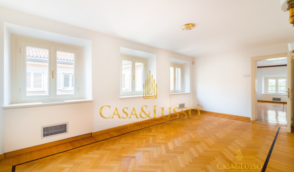 Affitto Attico 182 m², Milano, località Venezia - Duse - San Babila