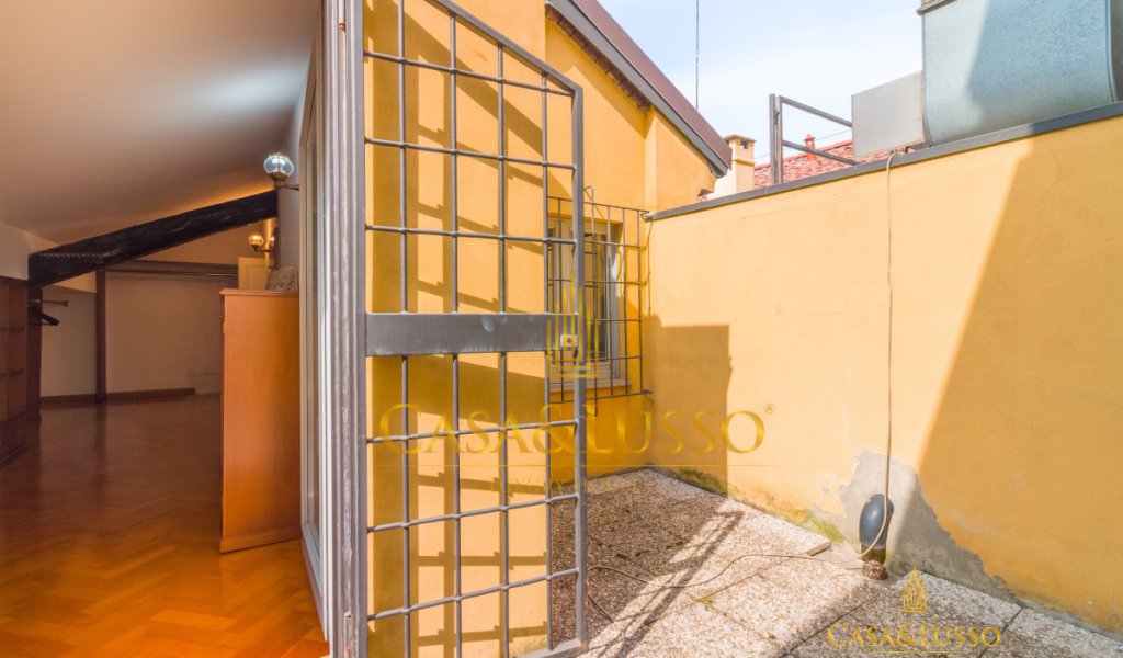 Affitto Attico 182 m², Milano, località Venezia - Duse - San Babila
