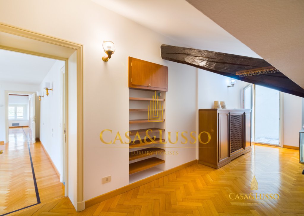 For Rent Penthouse Milan - Elegant apartment with parking possibilities Locality 