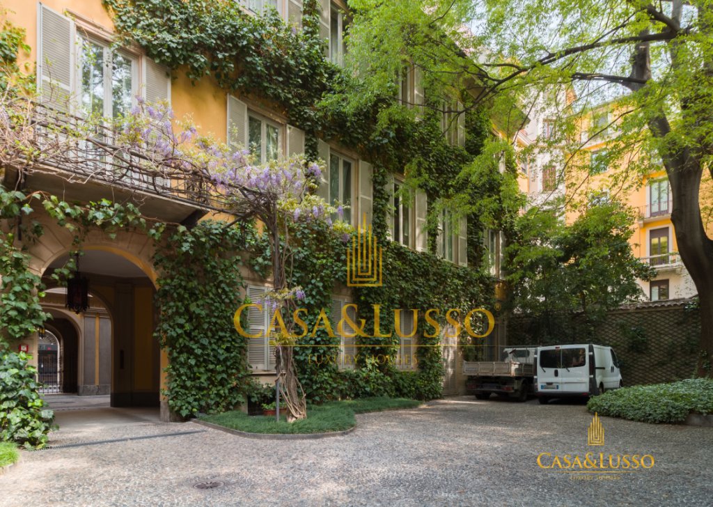For Rent Penthouse Milan - Elegant apartment with parking possibilities Locality 