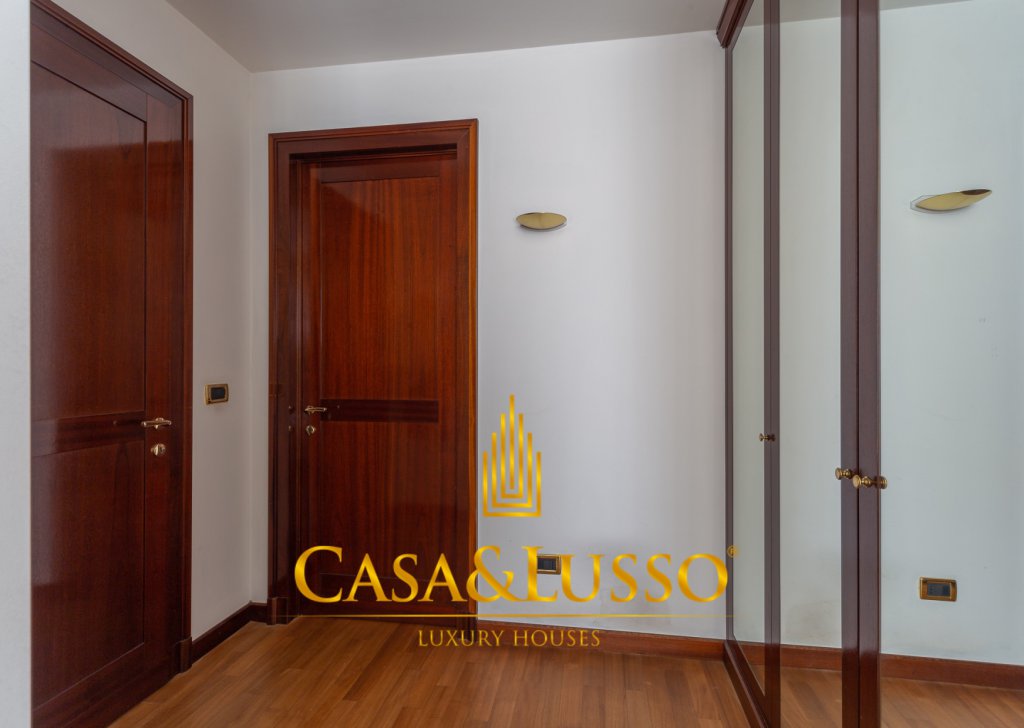 For Sale Apartments Milan - Porta Nuova, panoramic apartment with internal garage Locality 