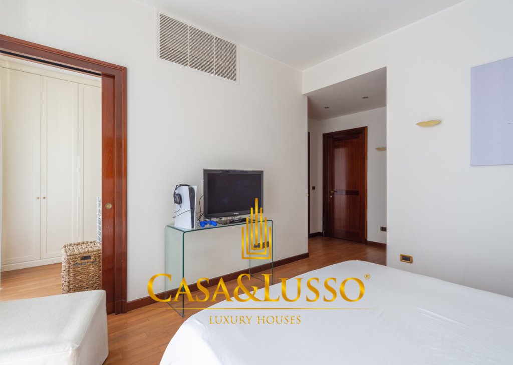 For Sale Apartments Milan - Porta Nuova, panoramic apartment with internal garage Locality 