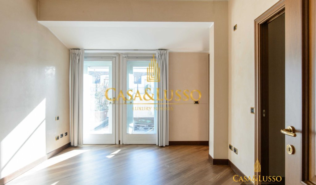 Affitto Attico 225 m² ottime condizioni, Milano, località Duomo - Scala - Quadrilatero