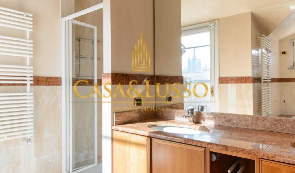 Affitto Attico 225 m² ottime condizioni, Milano, località Duomo - Scala - Quadrilatero