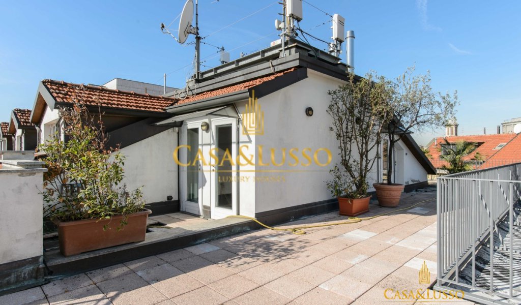 Affitto Attico 225 m² ottime condizioni, Milano, località Duomo - Scala - Quadrilatero