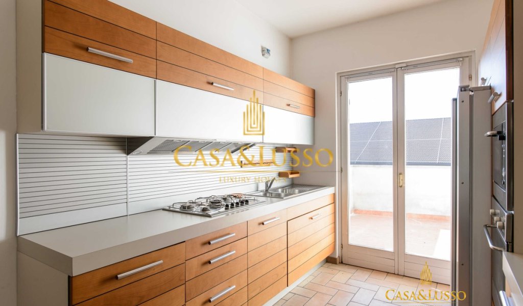 Affitto Attico 225 m² ottime condizioni, Milano, località Duomo - Scala - Quadrilatero