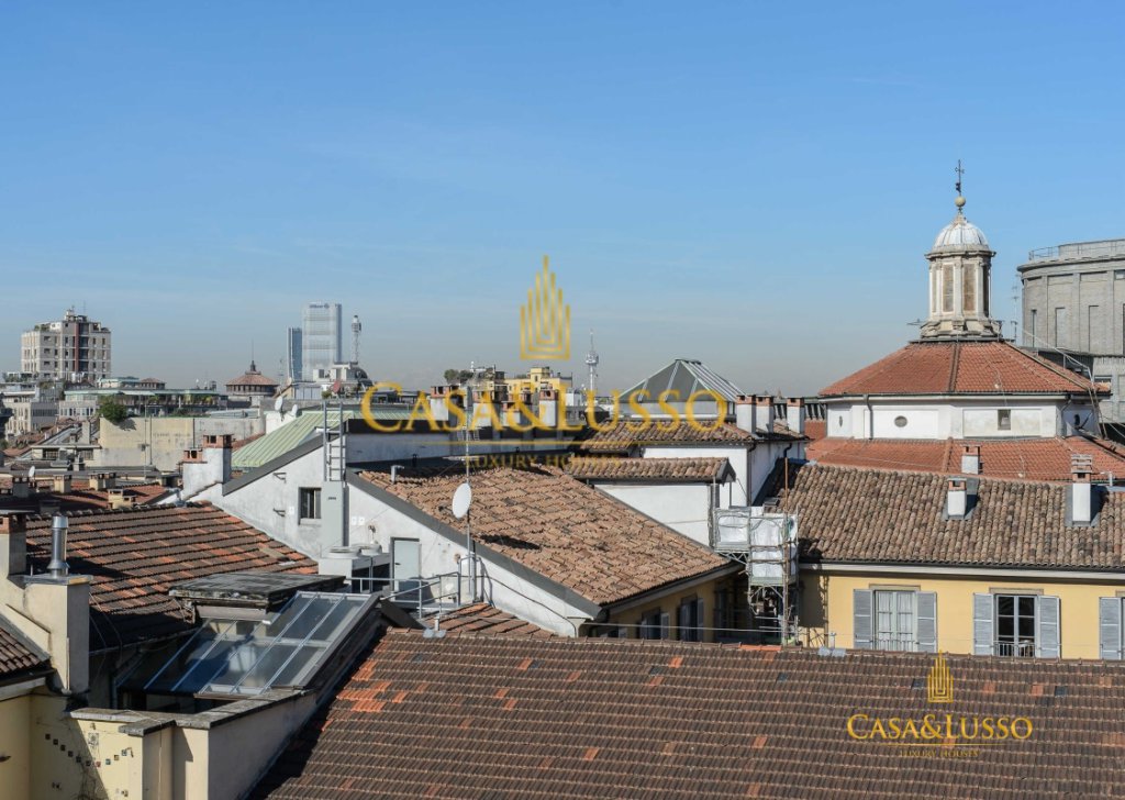 Affitto Attico Milano - Attico di alta rappresentanza  con terrazzo al piano di 145 mq.  Località Duomo - Scala - Quadrilatero