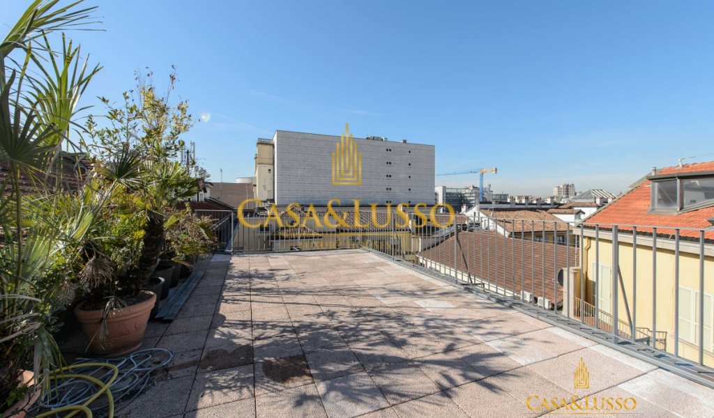 Affitto Attico 225 m² ottime condizioni, Milano, località Duomo - Scala - Quadrilatero