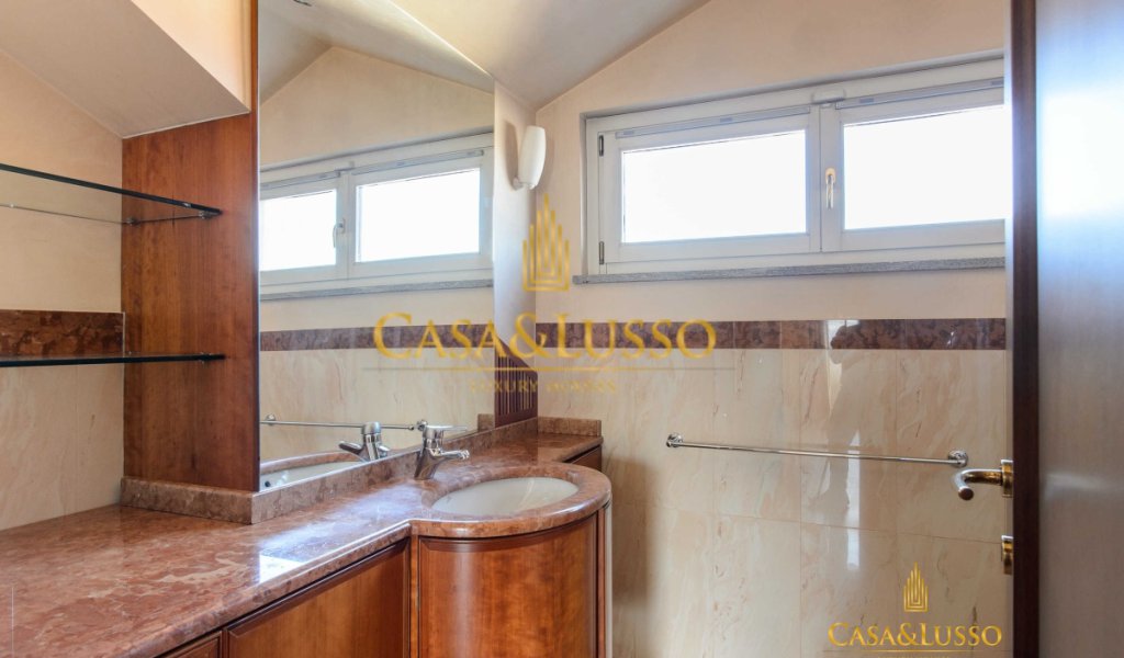 Affitto Attico 225 m² ottime condizioni, Milano, località Duomo - Scala - Quadrilatero