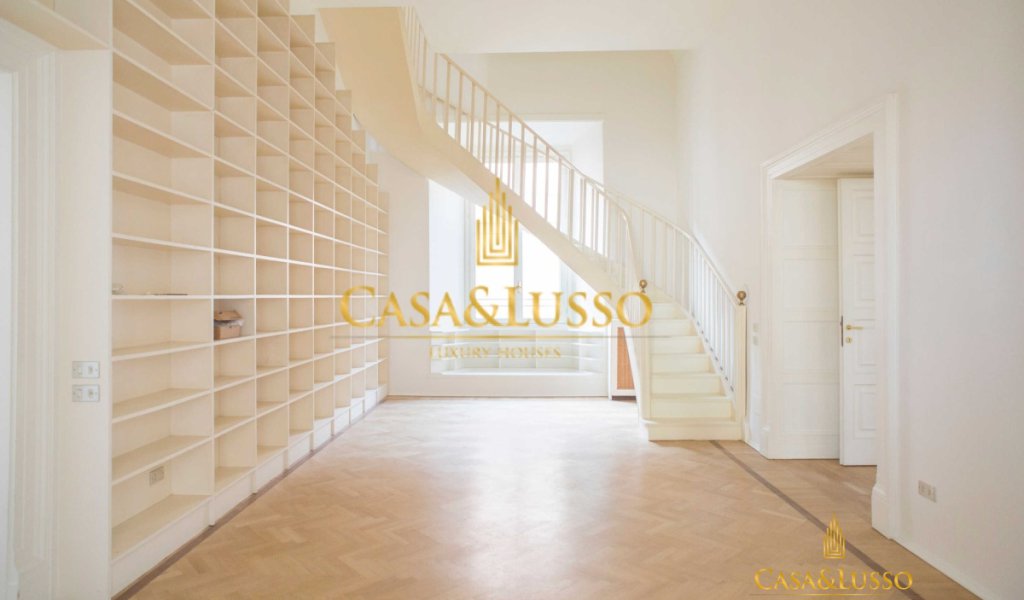 Affitto Attico 380 m², Milano, località Duomo - Scala - Quadrilatero