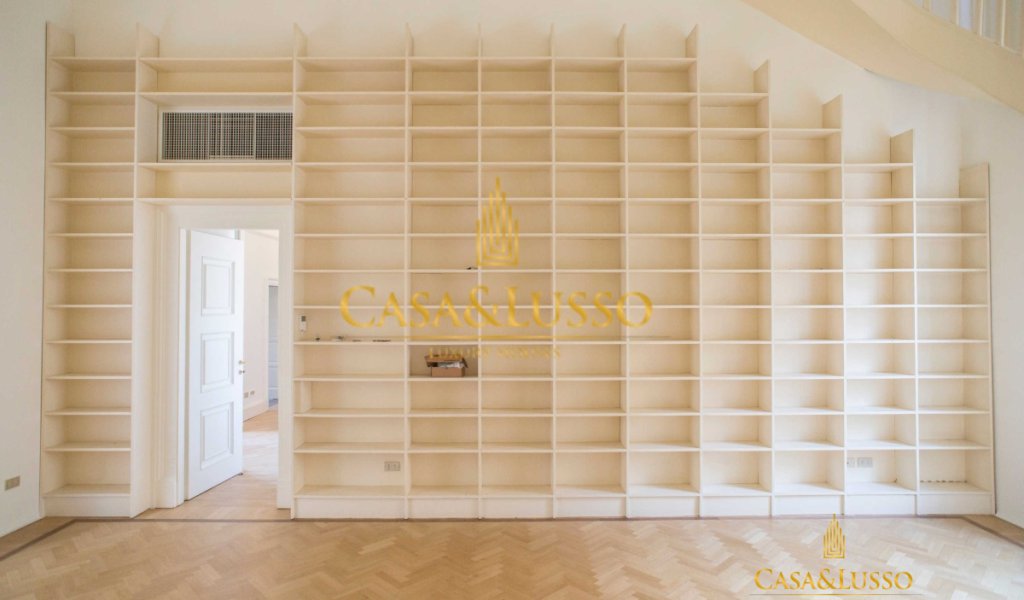 Affitto Attico 380 m², Milano, località Duomo - Scala - Quadrilatero