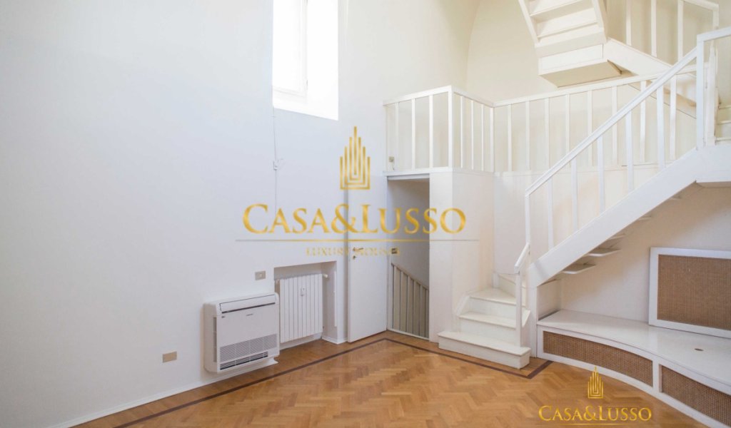 Affitto Attico 380 m², Milano, località Duomo - Scala - Quadrilatero