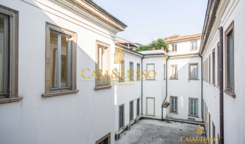 Affitto Attico 380 m², Milano, località Duomo - Scala - Quadrilatero