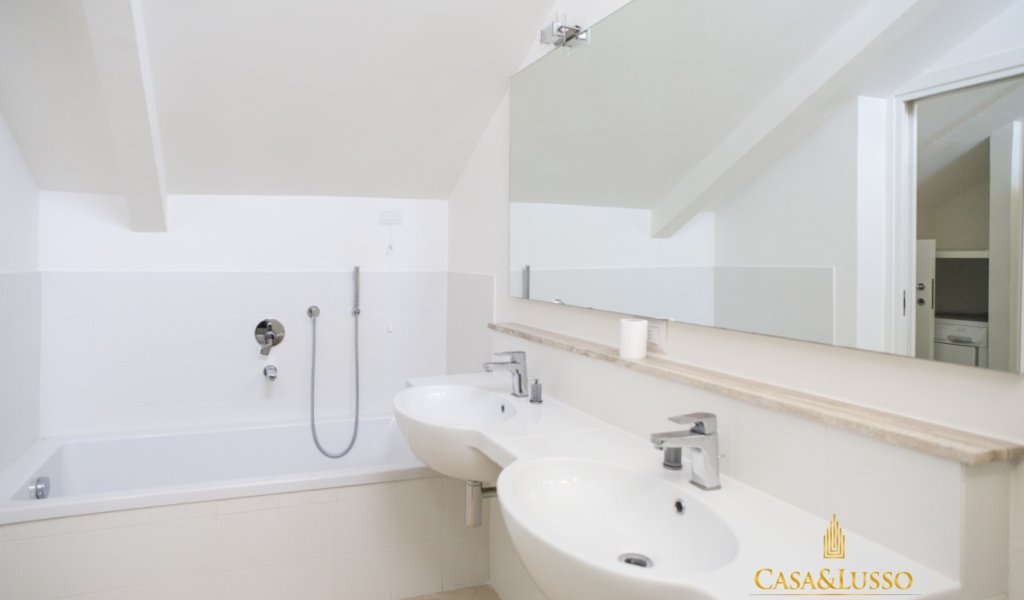 Affitto Attico 130 m² ottime condizioni, Milano, località Centro storico