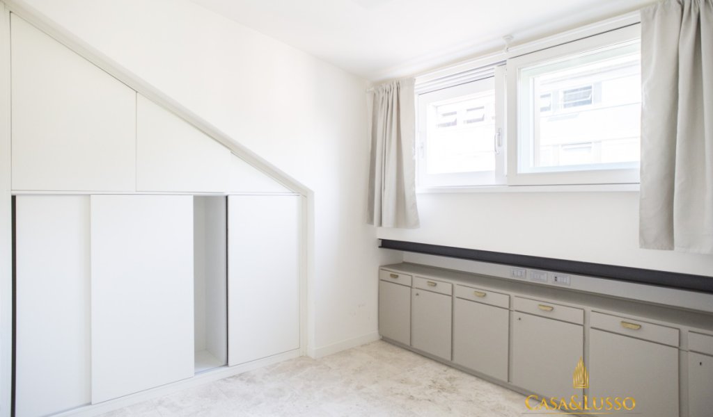 Affitto Attico 130 m² ottime condizioni, Milano, località Centro storico