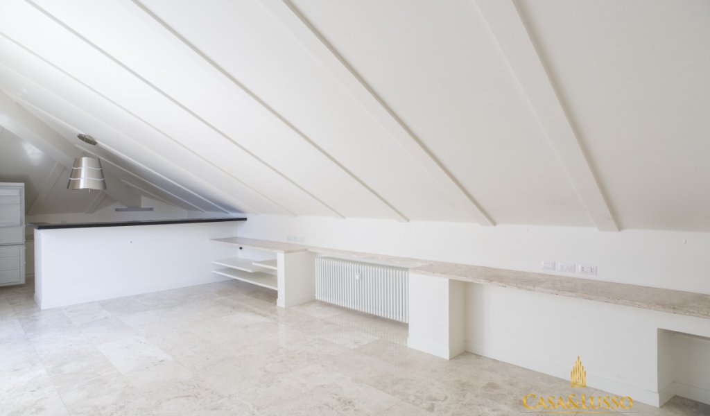Affitto Attico 130 m² ottime condizioni, Milano, località Centro storico