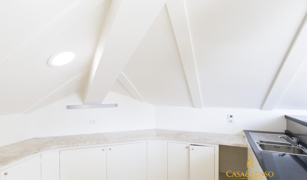 Affitto Attico 130 m² ottime condizioni, Milano, località Centro storico