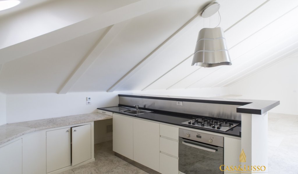 Affitto Attico 130 m² ottime condizioni, Milano, località Centro storico