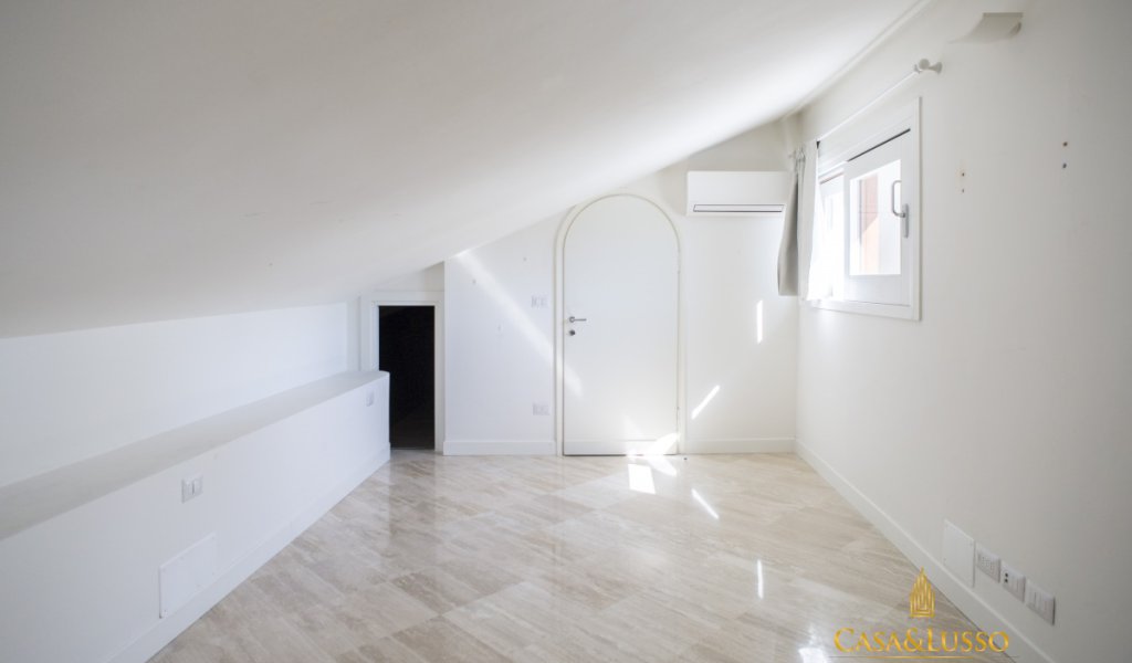 Affitto Attico 130 m² ottime condizioni, Milano, località Centro storico