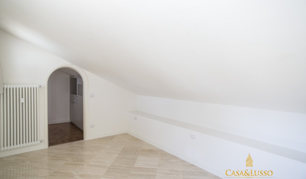 Affitto Attico 130 m² ottime condizioni, Milano, località Centro storico