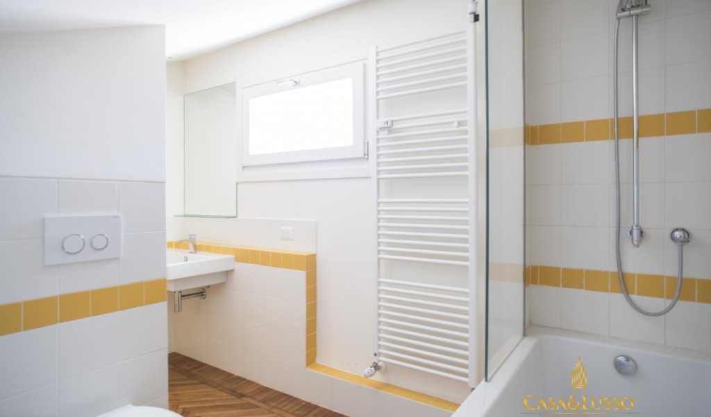 Affitto Attico 130 m² ottime condizioni, Milano, località Centro storico