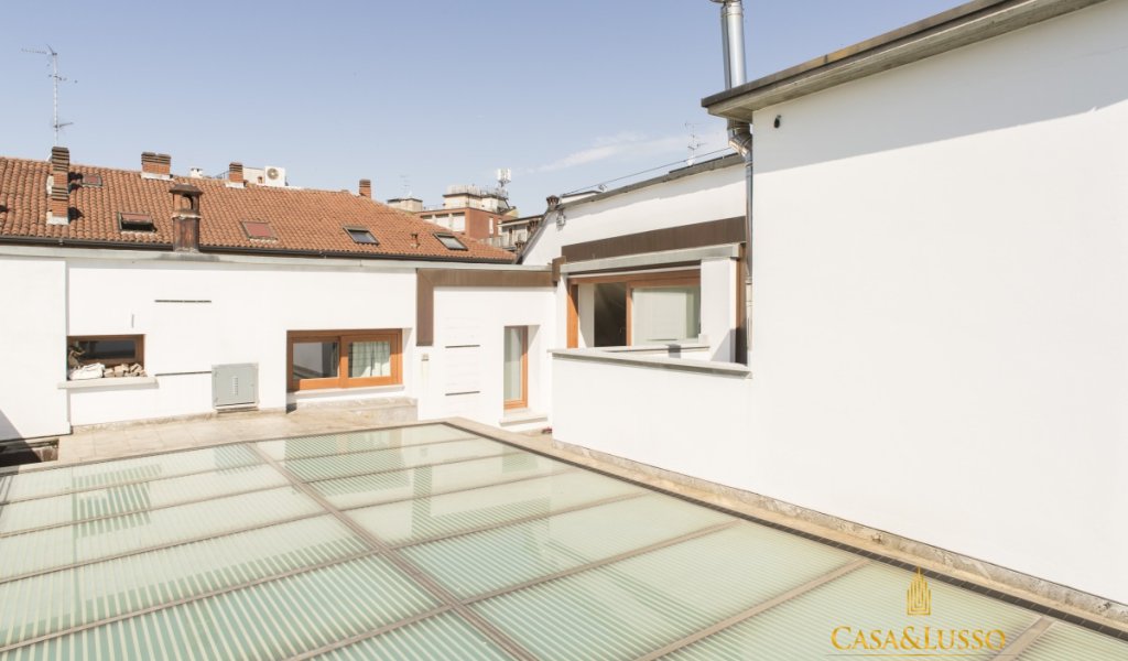 Affitto Attico 130 m² ottime condizioni, Milano, località Centro storico