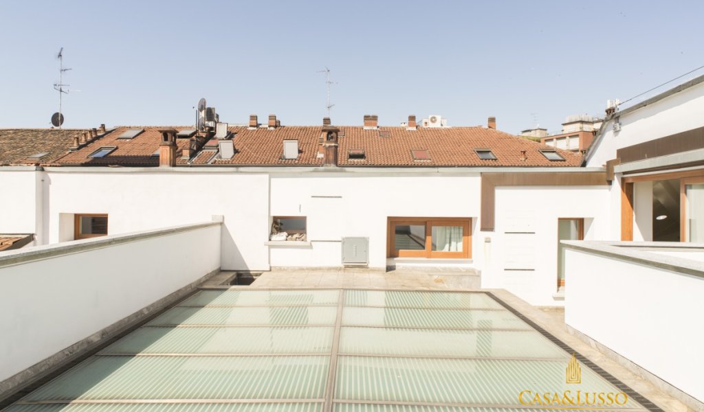 Affitto Attico 130 m² ottime condizioni, Milano, località Centro storico