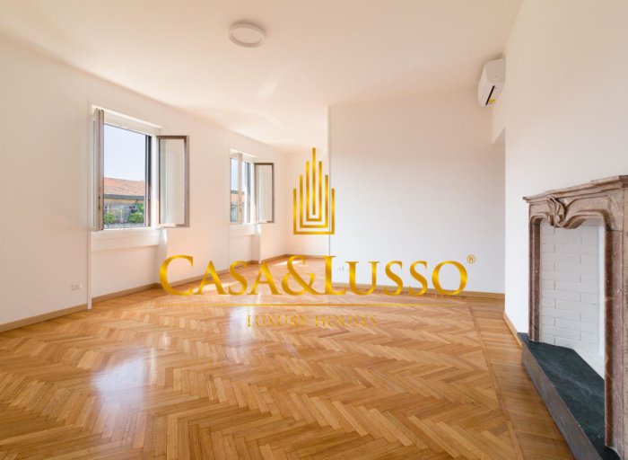 Attico ristrutturato in via Giovanni Pacini