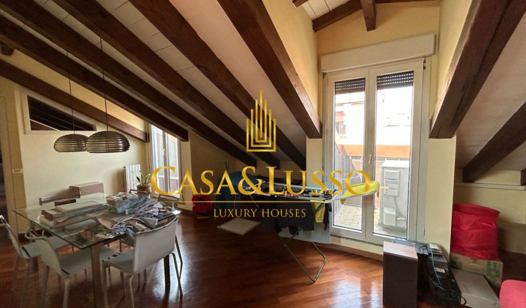 Penthouse for Rent 170 sqm. excellent condition, Milan, locality Majno - Piave - Tricolore