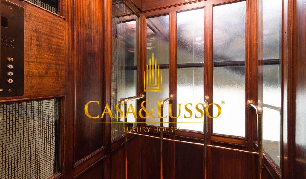 Vendita Appartamenti 230 m², Milano, località Carrobbio - Sant'Ambrogio