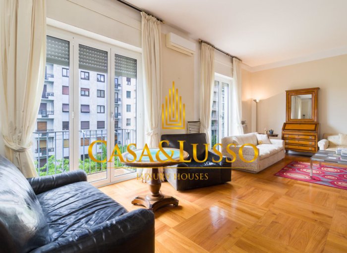 Appartamento in zona Porta Venezia tra eleganza e luce