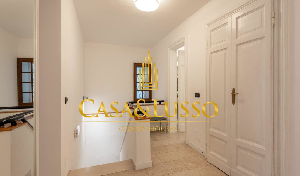 Apartments for Sale 200 sqm., Milan, locality Quadronno - Palestro - Guastalla