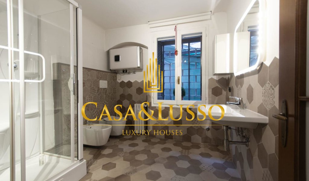 Apartments for Sale 200 sqm., Milan, locality Quadronno - Palestro - Guastalla