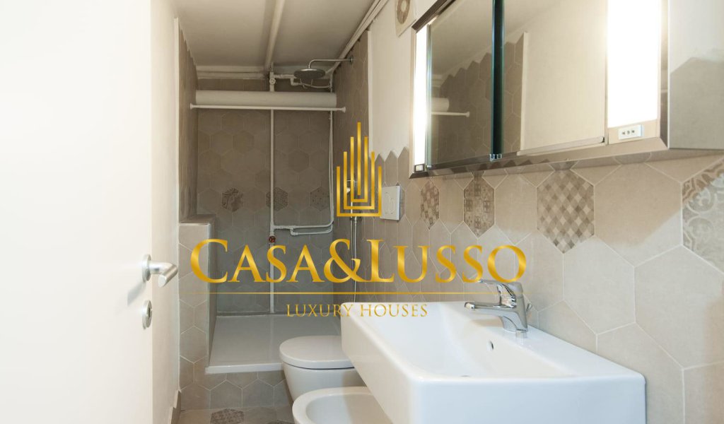 Apartments for Sale 200 sqm., Milan, locality Quadronno - Palestro - Guastalla