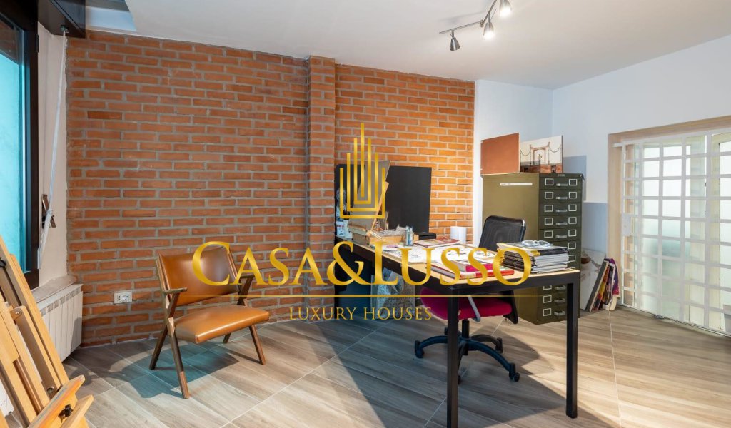 Apartments for Sale 200 sqm., Milan, locality Quadronno - Palestro - Guastalla