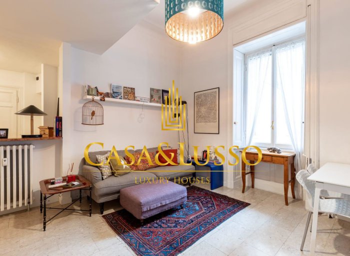 Appartamento su  due livelli con 3 posti auto