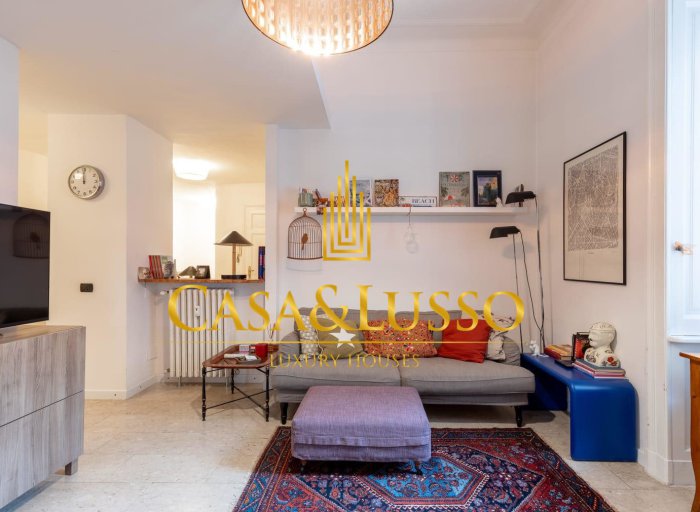 Appartamento su  due livelli con 3 posti auto