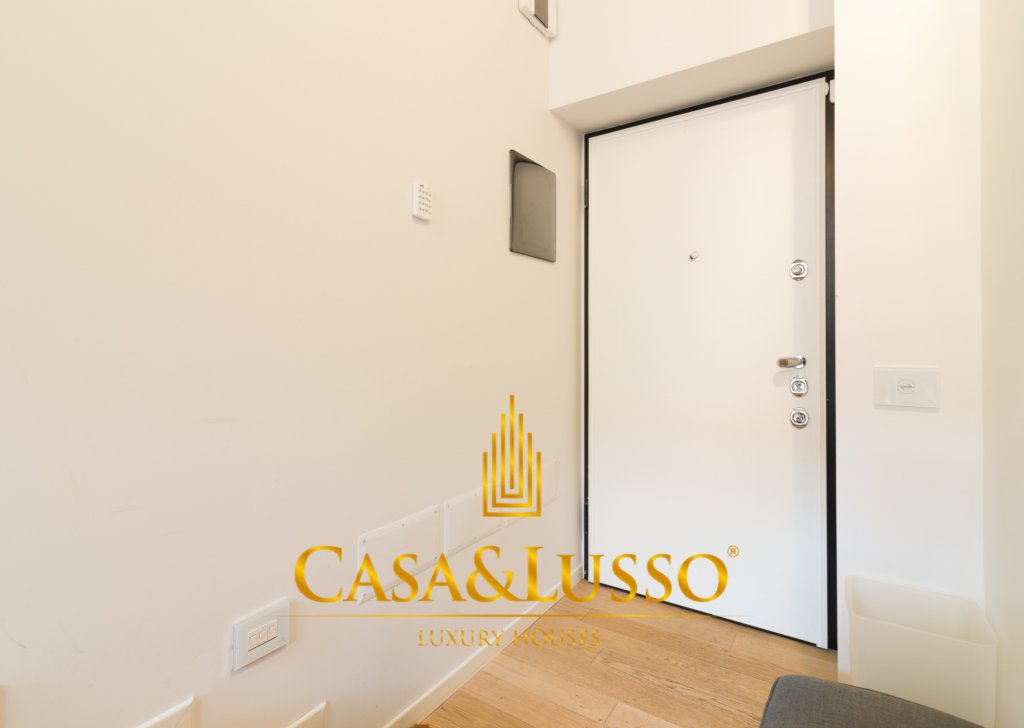 Vendita Appartamenti Milano - MODERNO LOFT CON GIARDINO E BOX AUTO IN PALAZZO D' EPOCA Località Canonica - Cenisio - Procaccini - Porta Volta