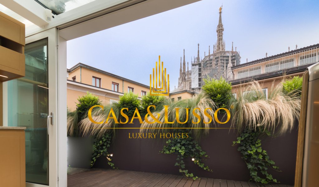 Luxurious penthouse in the Duomo area of Milan