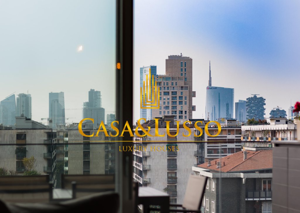 Vendita Appartamenti Milano - Trilocale panoramico con terrazzo e box Località Melchiorre Gioia
