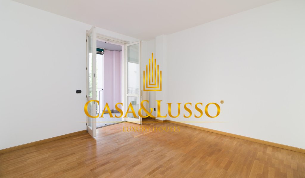 Three-room apartment in the Porta Ticinese area