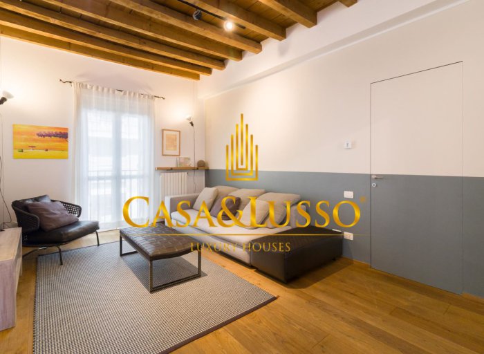 Arco della Pace - trilocale Ristrutturato in Palazzo d'Epoca