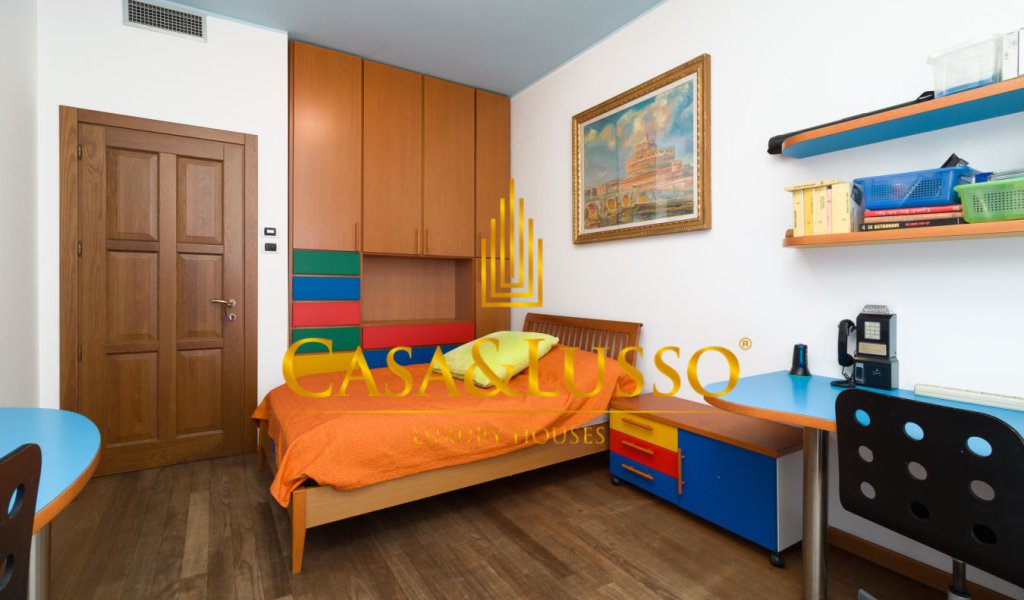 Vendita Appartamenti 340 m², Milano, località Quadronno - Palestro - Guastalla