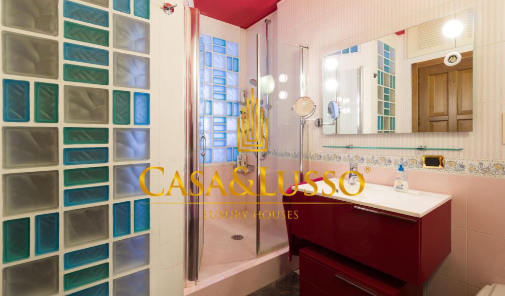 Vendita Appartamenti 340 m², Milano, località Quadronno - Palestro - Guastalla