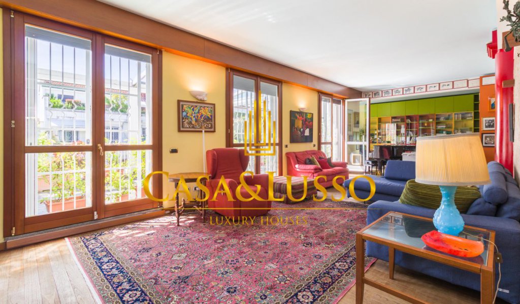 Vendita Appartamenti 340 m², Milano, località Quadronno - Palestro - Guastalla