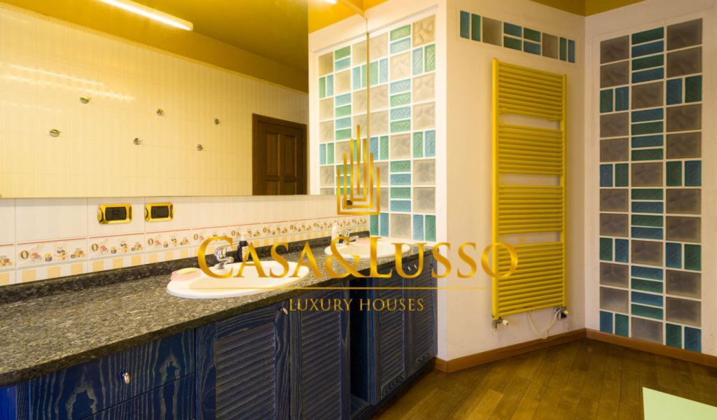 Vendita Appartamenti 340 m², Milano, località Quadronno - Palestro - Guastalla