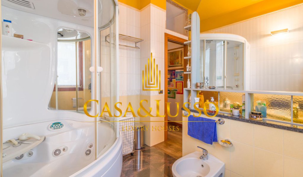 Vendita Appartamenti 340 m², Milano, località Quadronno - Palestro - Guastalla