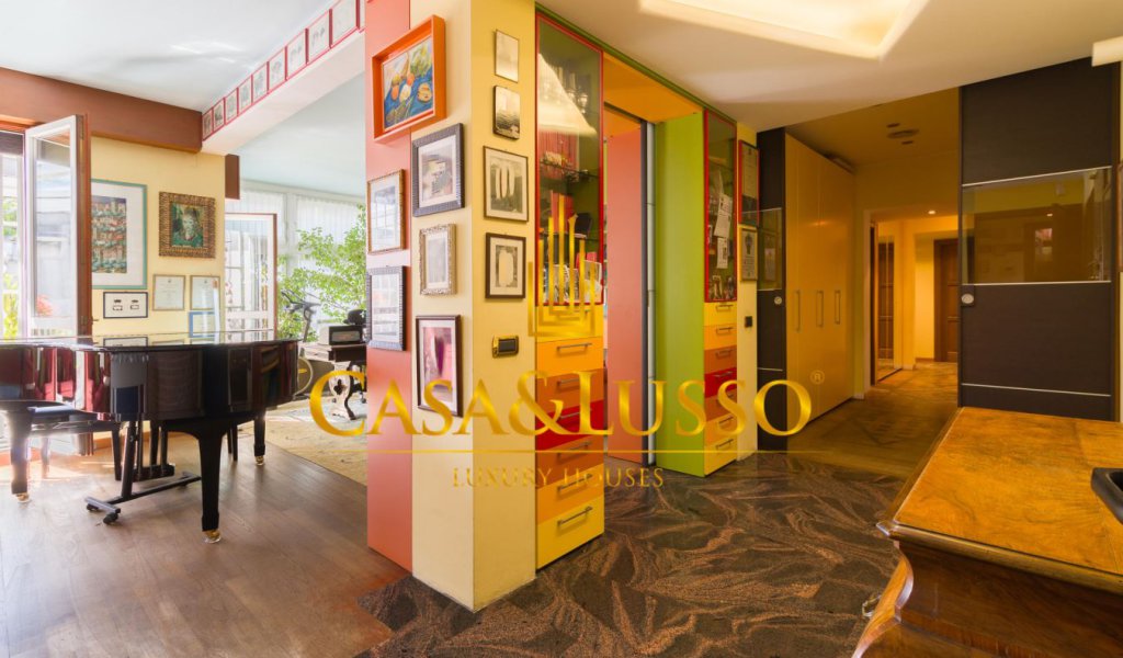 Vendita Appartamenti 340 m², Milano, località Quadronno - Palestro - Guastalla